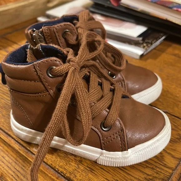 Cat & Jack tan little boy shoes. Size 5. Great condition! - Picture 2 of 9